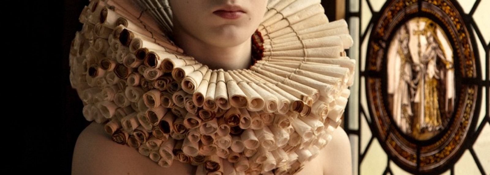 FPHILTRES D AMOUR III parure de cou 365 filtres a cafe 2013 Patricia Lemaire photo Elen Usdin bandeau