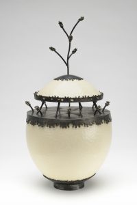 WAITING FOR SPRING II sculpture oeuf d autruche maillechort 2012 Patricia Lemaire photo Ecliptique057