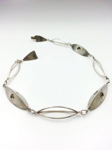 OGIVES collier ras de cou emboutis en creux argent925 2009 Patricia Lemaire 16W