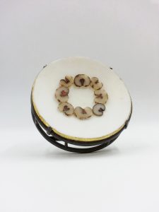 SWEET2 broche argent oeuf d autruche tranches de noyaux de dattes feuille d or 24cts 2017 Patricia Lemaire11